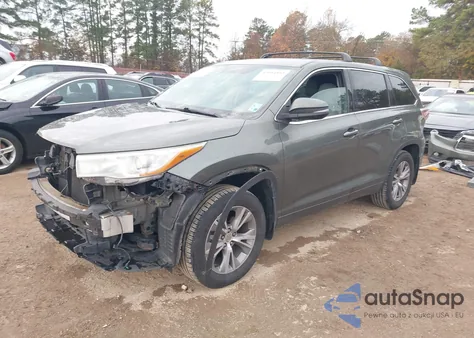 2015 Toyota Highlander Le Plus V6 from USA, damaged, VIN 5TDBKRFH4FS094751